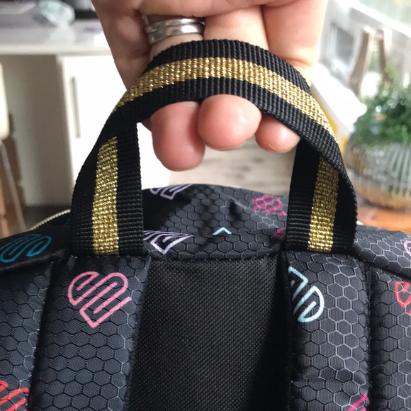 🌟HOST PICK🌟 JUSTICE sport girls backpack in black hearts - NEW with tags - Picture 12 of 12